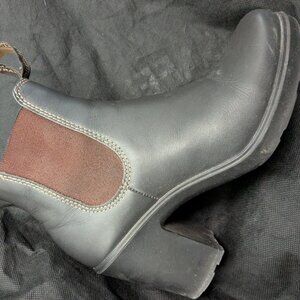 Women's Blundstone Heeled Boot brown sz 7